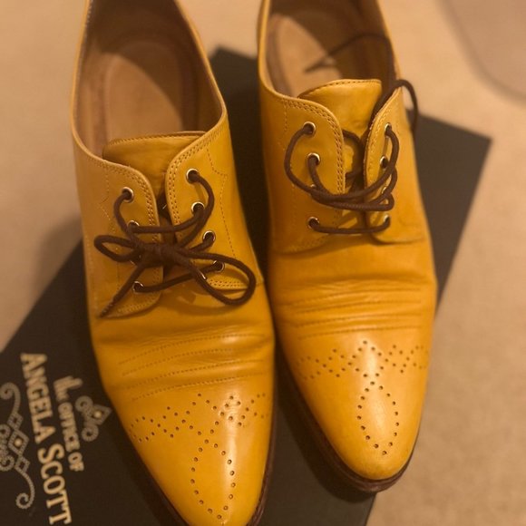 Miss Button Midheel - Picture 2 of 13